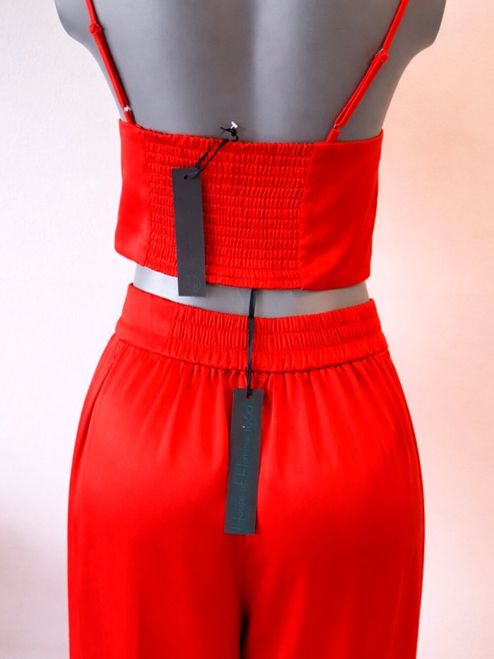 Red Satin 2 Piece Set Crop Top Wide Leg Pants Women S House of Harlow - Picture 2 of 7